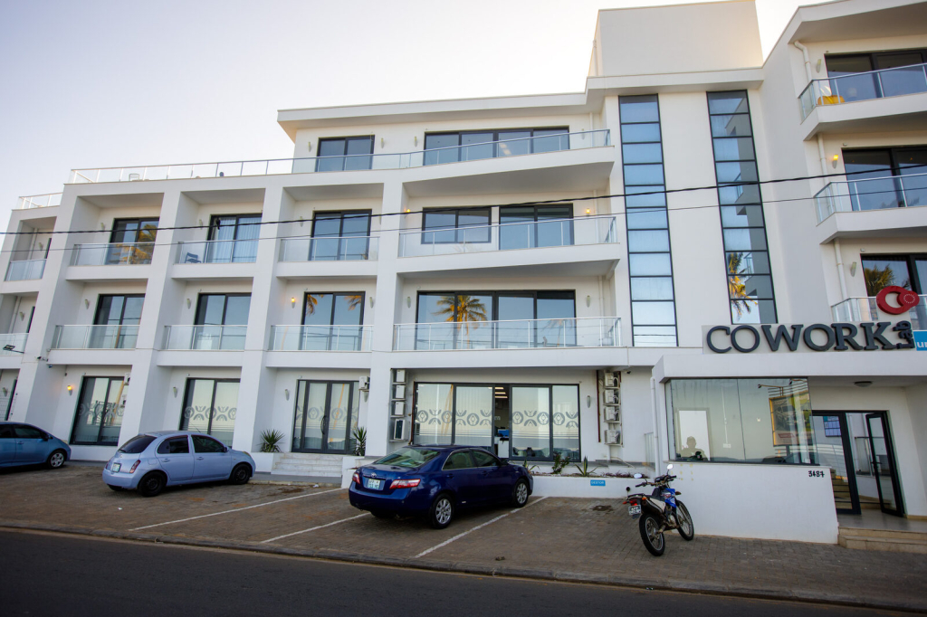 Edifício das CoWork Lab Suites na Avenida Marginal, em Maputo