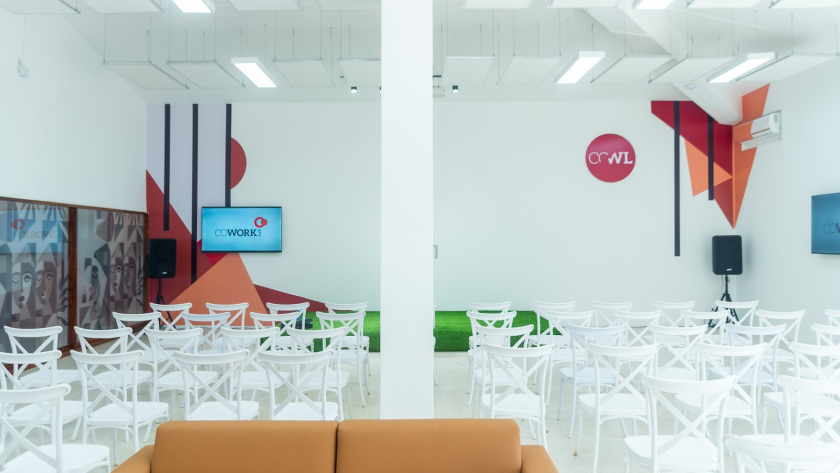 Sala de conferências do CoWork Lab 4, em Sommerschield, Maputo